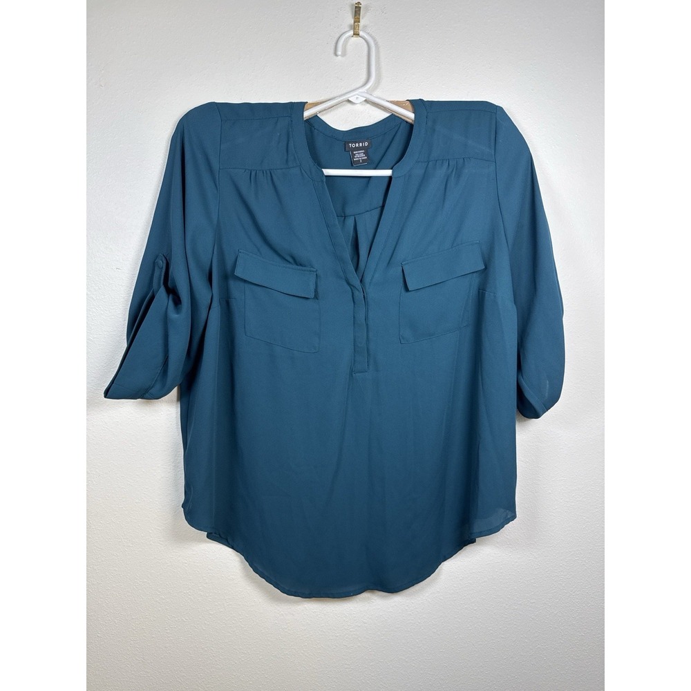 Torrid Blouse Women's 2X Teal Blue Sheer V-Neck Roll Tab Sleeve Pullover‎ Top